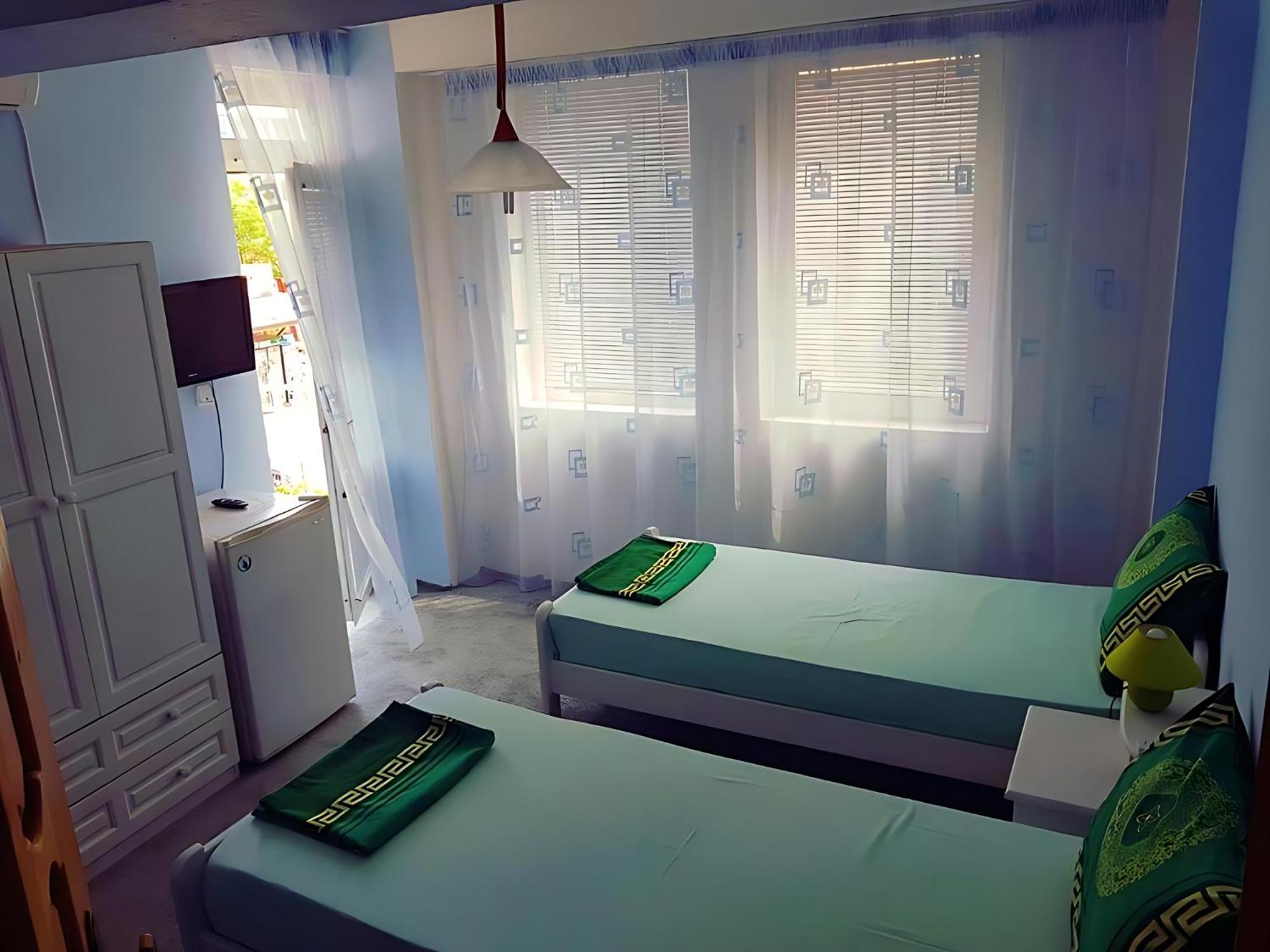 Guesthouse Flora Kiten  Eksteriør billede